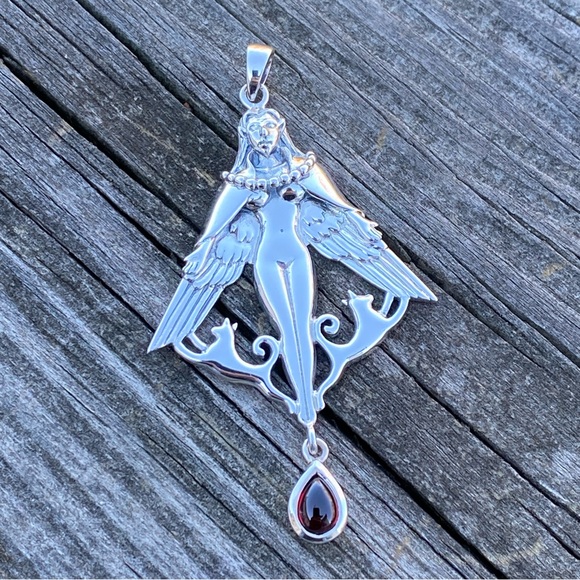Large Freya Viking Goddess Pendant in .925 Sterling Silver with Garnet drop - Picture 11 of 13